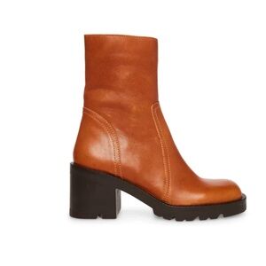 ✨Steve Madden NAYA boots size 9 never been worn!✨